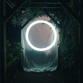 Performance, Un col de chemise bleue, Gilles Sage